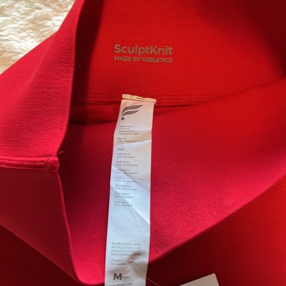 Great and comfortable looking leggings, new with tags 🏷 - Picture 4 of 4